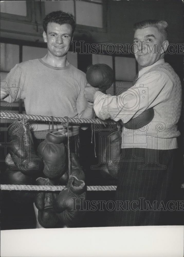 1953 Press Photo Cliff Curvis &amp; His Father &amp; his coach and Trainer - Historic Images