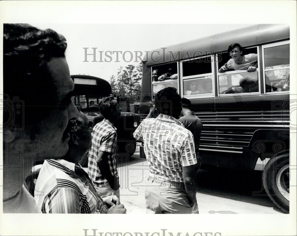 Press Photo Newly arriving Cuban refugees - Historic Images