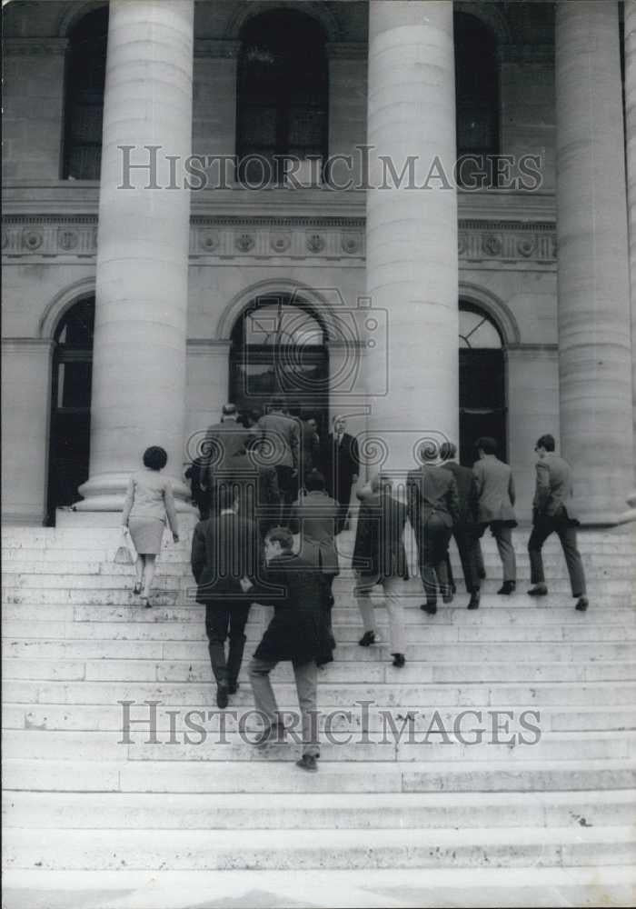 1968 Press Photo Scholarship students at the school in Paris - Historic Images