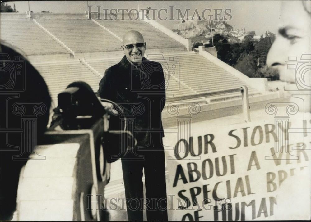 Press Photo Telly Savalas in Athens - Historic Images