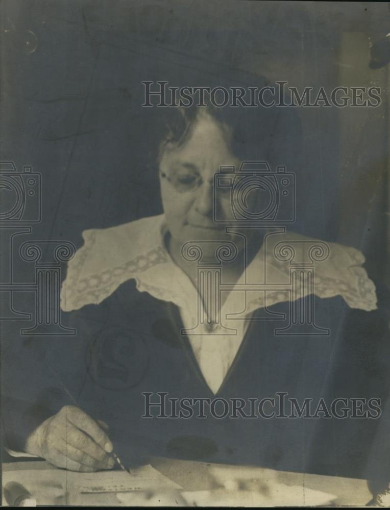 1918 Press Photo Mrs. Sarah Hyre, Cleveland, Ohio - Historic Images