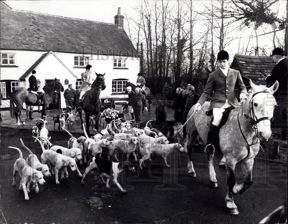 1972 Press Photo Vale of Aylesbury Hunt - Historic Images