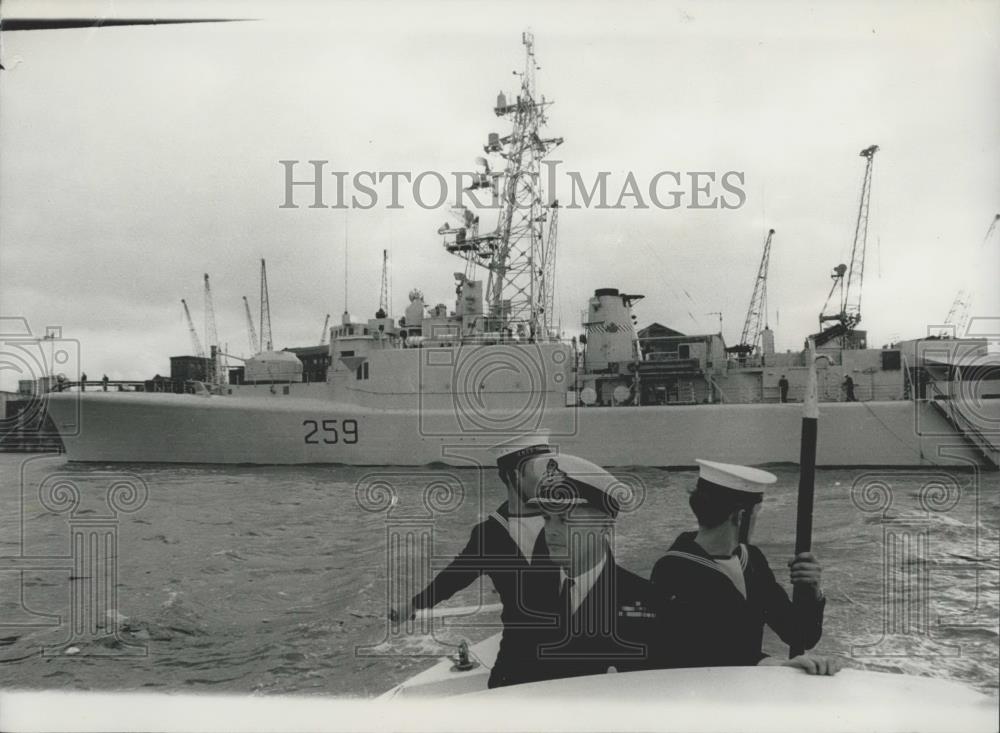 1969 Press Photo Capt. C.G.Pratt,5th Canadian Escort Squadron - Historic Images