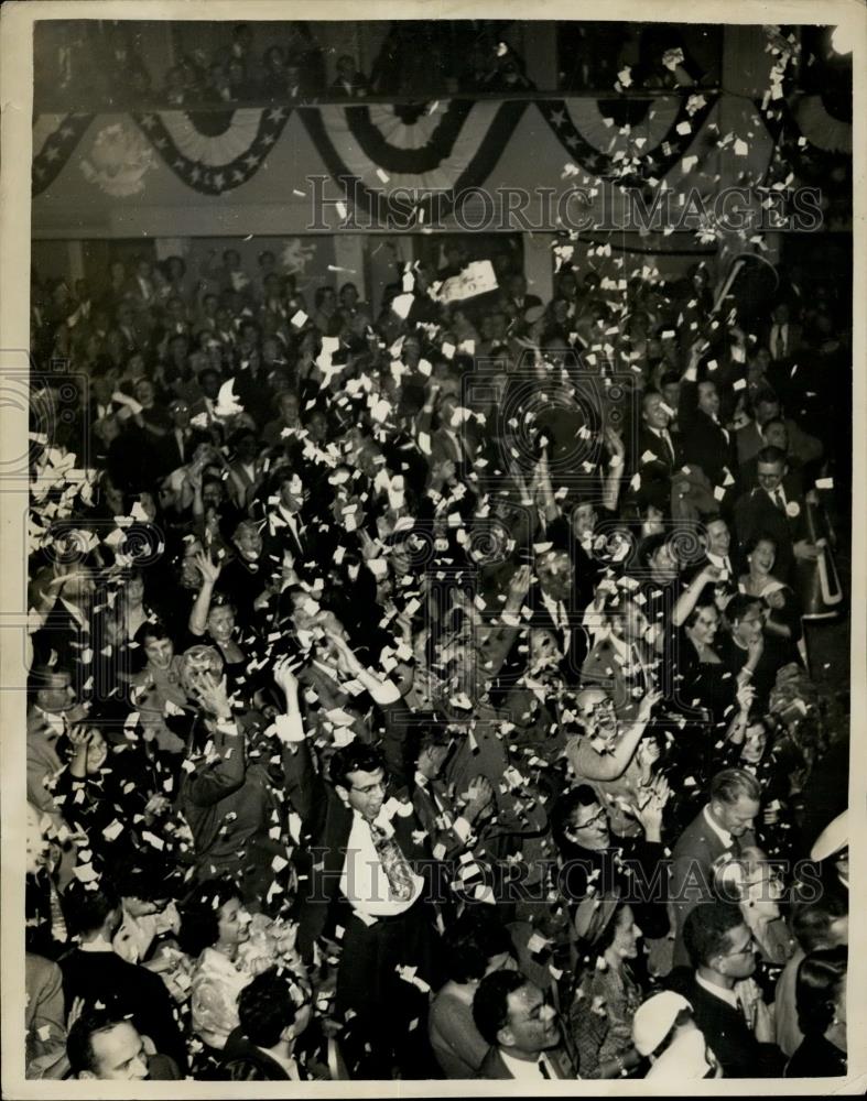 1952 Press Photo Crowds celebrate as Eisenhower Wins Presidential Election - Historic Images