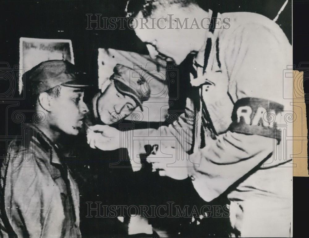 Press Photo Released American Pow in Panmunjon: At Holly Communion after release - Historic Images