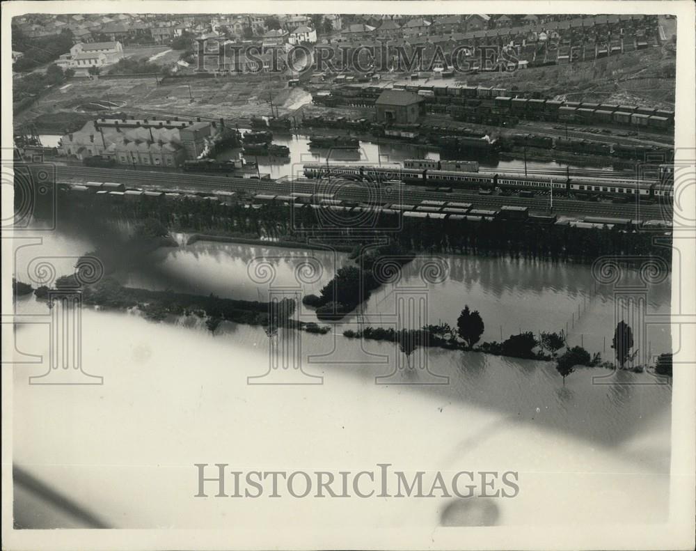 1955 Press Photo Weymouth area flooding - Historic Images