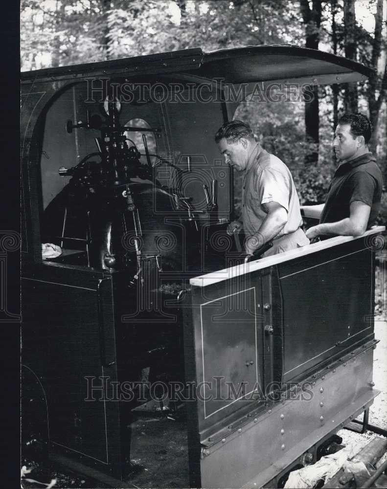 Press Photo Gaisbauer and his Steam Locomotive - Historic Images