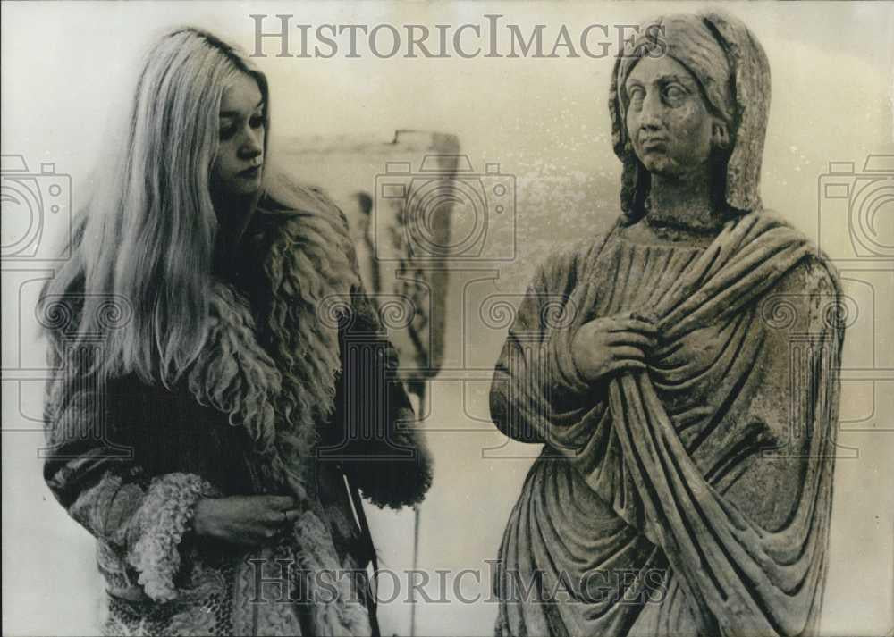 1969 Press Photo Female Statue at Cologne Exhibition "Romans in Romania." - Historic Images