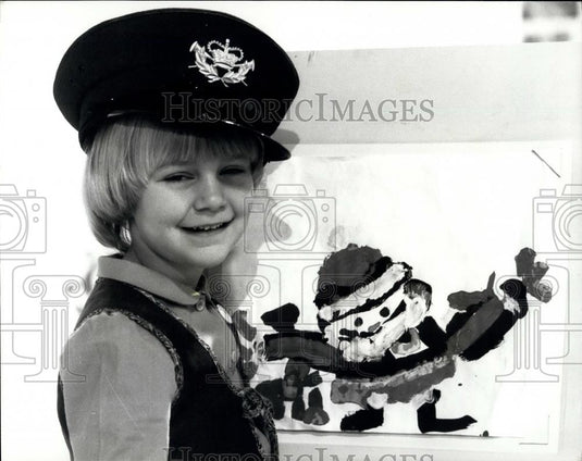 1981 Press Photo Samantha Brown is top winner in Christmas Stamp design - Historic Images