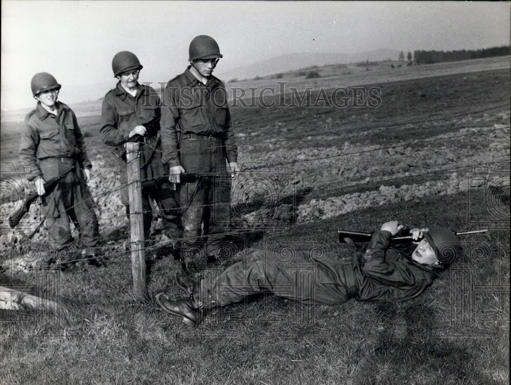 Press Photo German military draftees - Historic Images