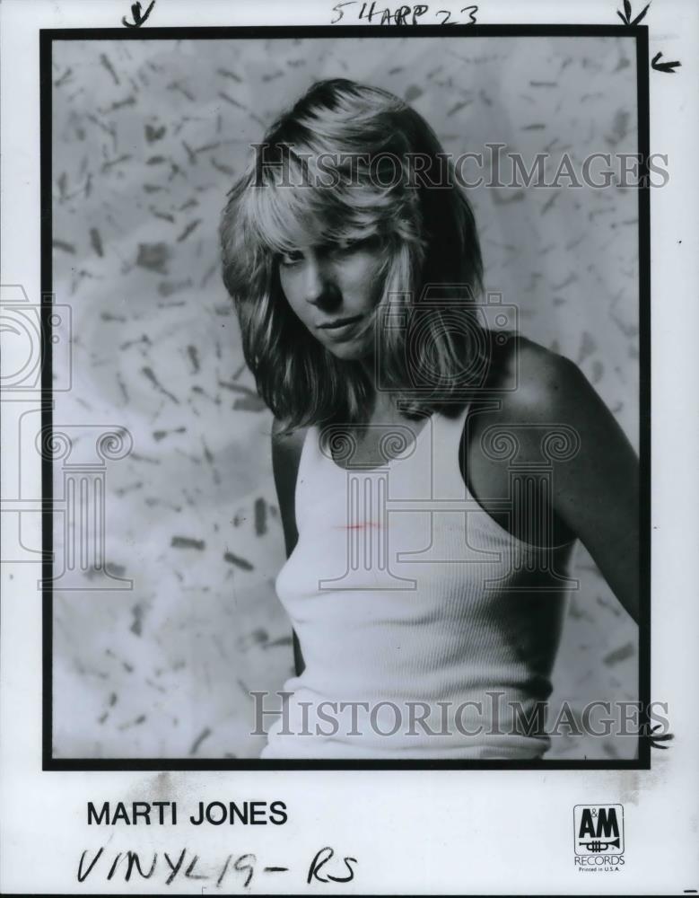 1985 Press Photo Marti Jones Pop Music Singer and Artist - cvp25311 - Historic Images