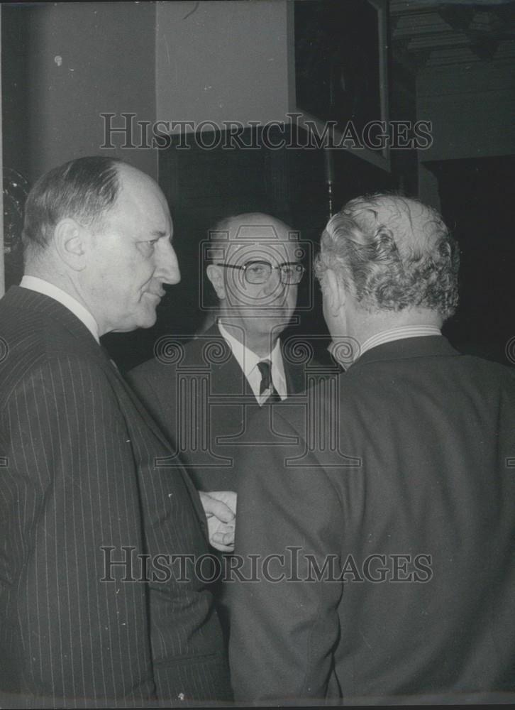 1970 Press Photo Ministers of Foreign Affairs Chat During NATO Reception - Historic Images