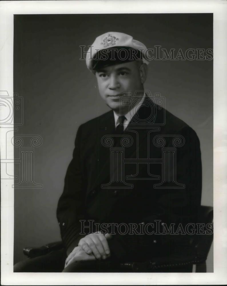 1962 Press Photo Paul J. Hoover President Halle Bros. Co. Cleveland Yacht Club - Historic Images
