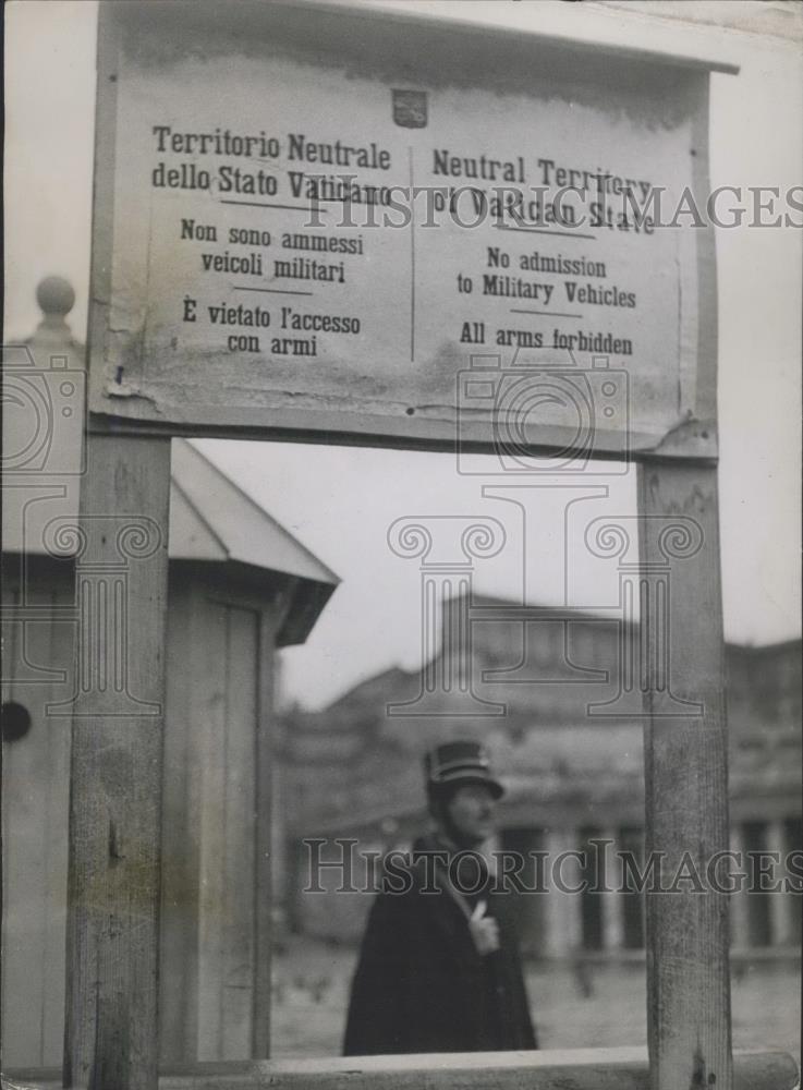 Press Photo Sign for internment camp refugees at the Vatican - Historic Images