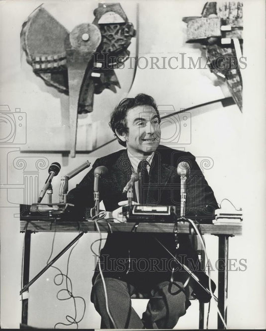1972 Press Photo Prof. Leon N. Cooper of Brown University Nobel Prize Winner - Historic Images