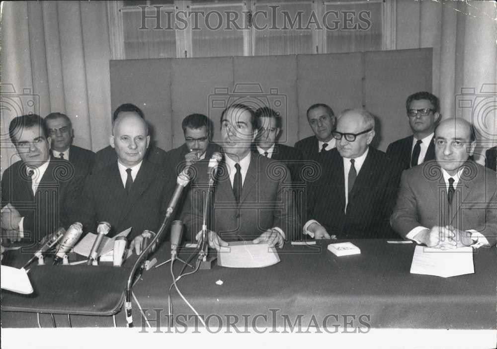 Press Photo Francois Mitterrand, Marchais, Rochet, Mollet, Billeres in Meeting - Historic Images