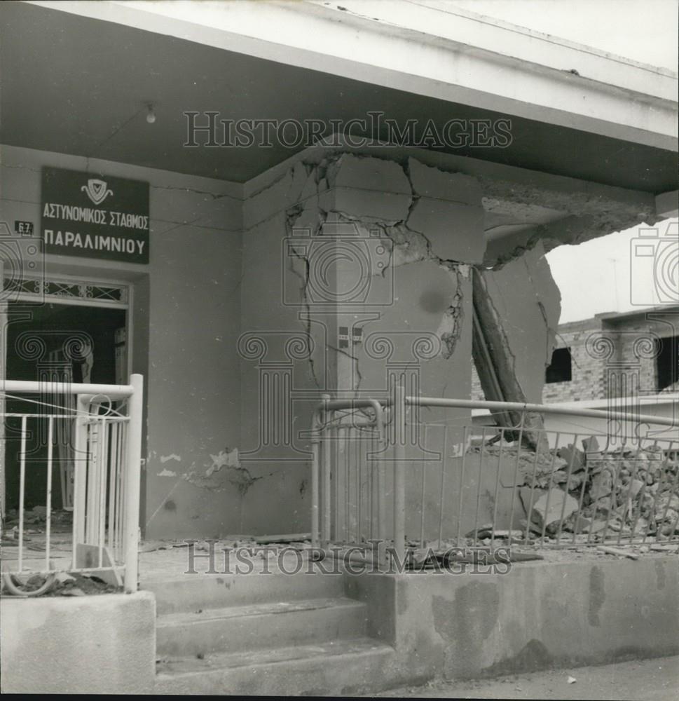 Press Photo Damage to Greek building - Historic Images