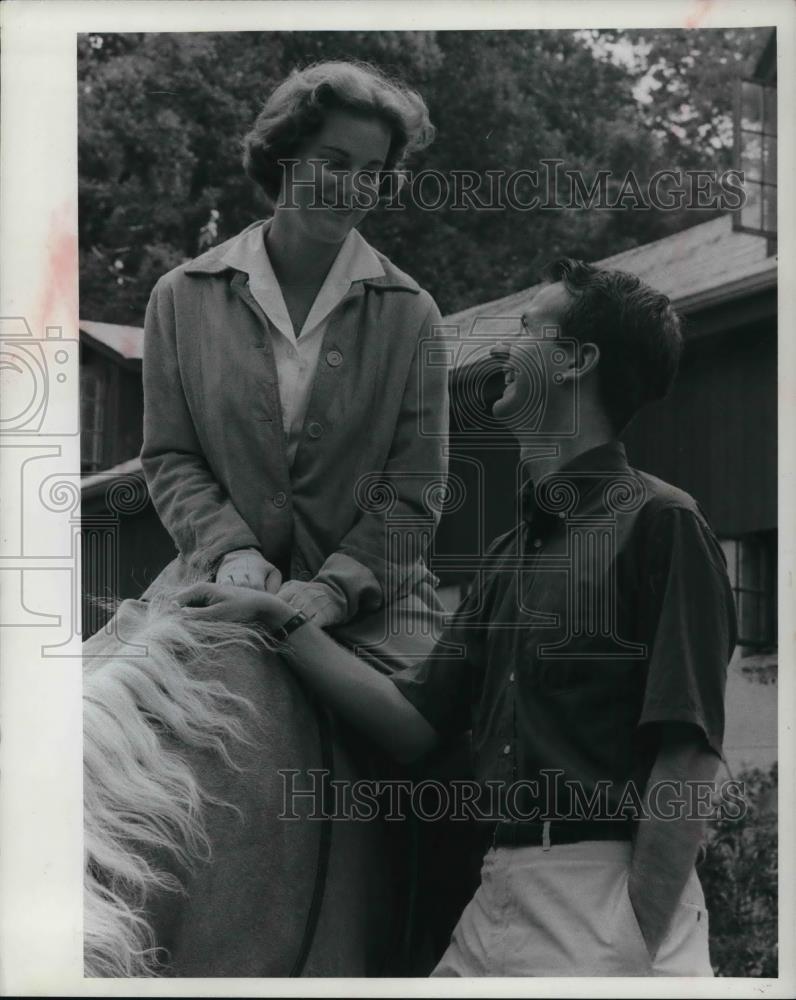 1965 Press Photo Sydney Hurlong with fiancÃƒÆ’Ã†&#39;€™Ãƒ&#39;€ ÃƒÆ’Ãƒ&#39;€šÃ‚Â© Rep Jed Johnson Jr - Historic Images