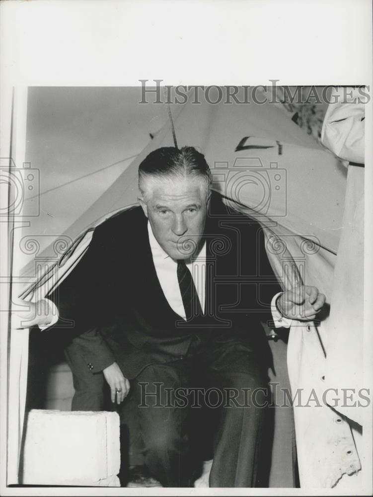 Press Photo Michigan Governor George Romney, Ghor Nimrin Camp, Jordan - Historic Images