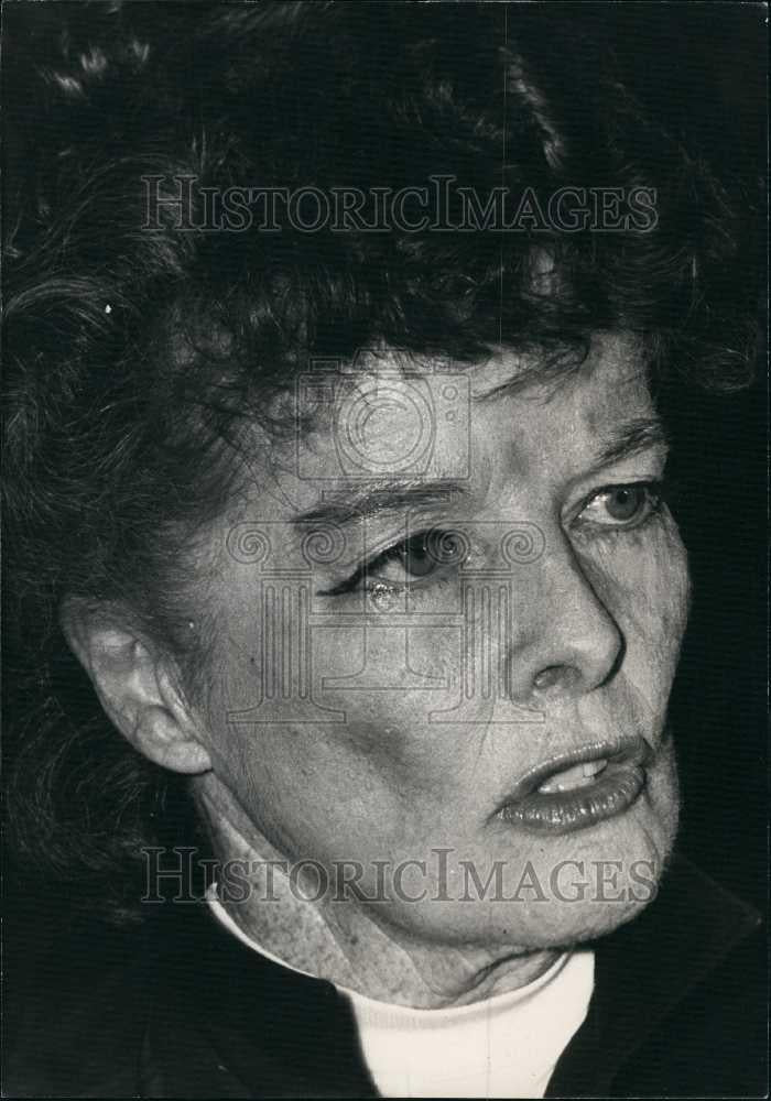 1982 Press Photo American actress Katherine Hepburn wins an oscar - Historic Images