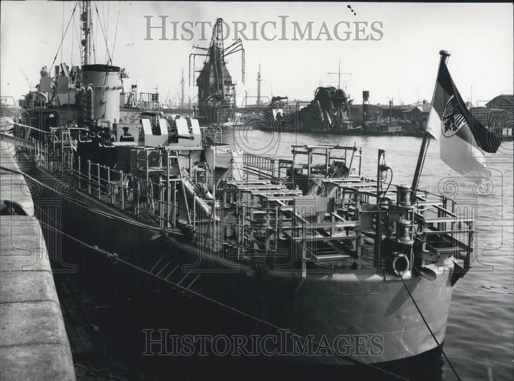 1957 Press Photo First U-Boat Fighter for German Navy. US Military. - Historic Images