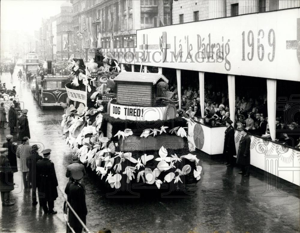 Press Photo St. Patrick's Day Parade, Dublin. - Historic Images