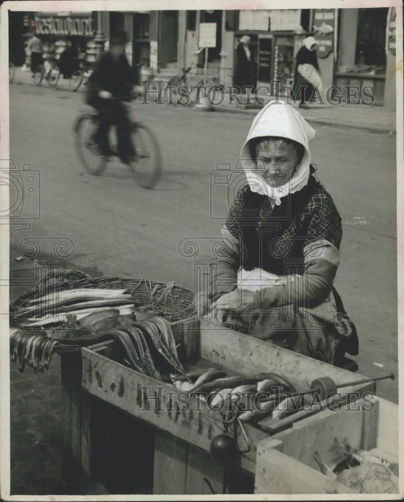 1985 Press Photo The fish market. In Copenhagen - Historic Images