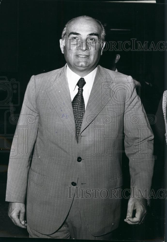 1976 Press Photo Mario Tanassi Italian Defense Denies Taking Money From Lockheed - Historic Images