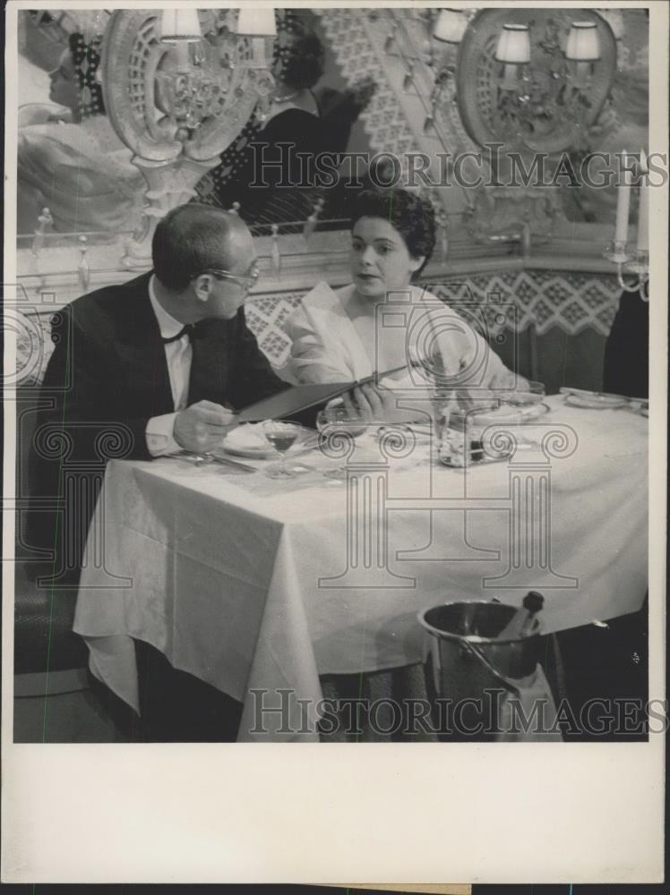 Press Photo Actors Charles Regnier and Paola Loew - Historic Images