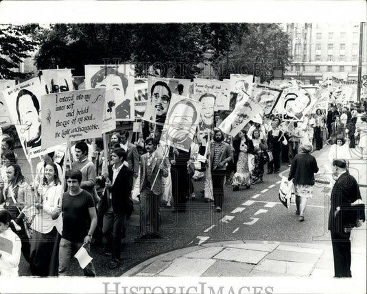 1973 Press Photo Guru Puja Parade, Divine Light Mission, Hans Ji Maharaj, India - Historic Images