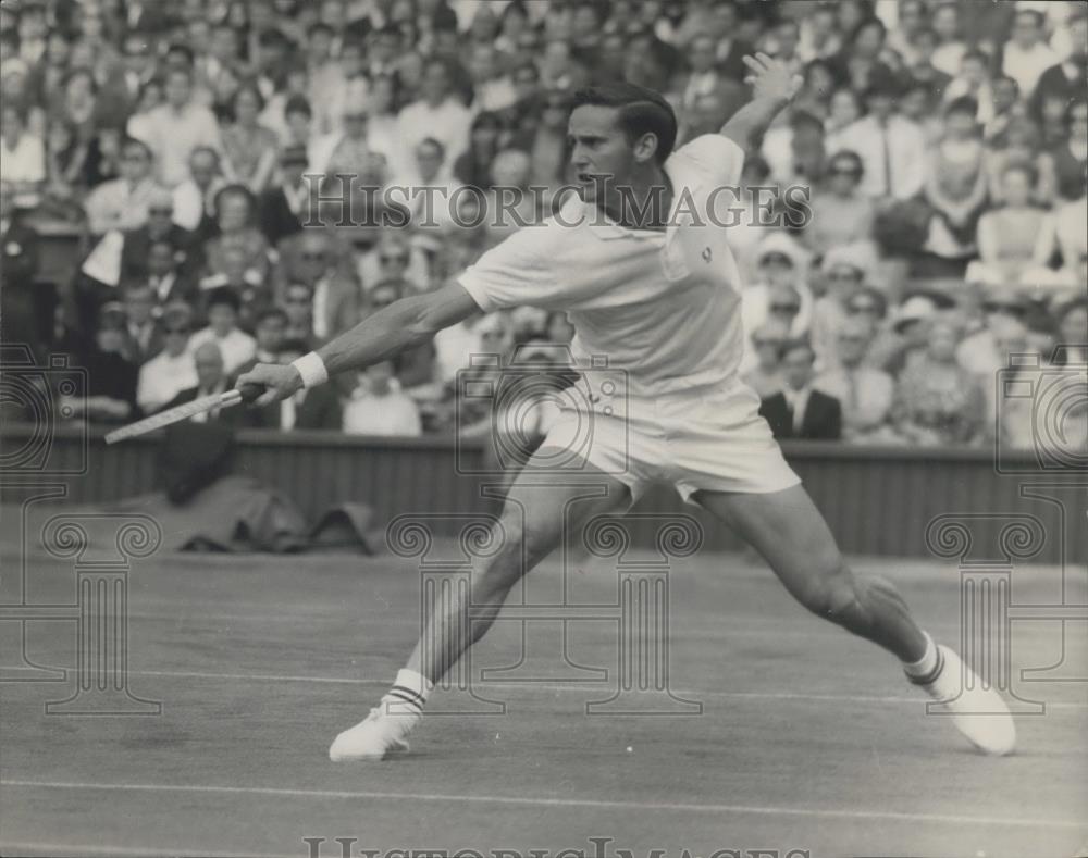1966 Press Photo R. Emerson Wimbledon Tennis V.W. Bungert - Historic Images