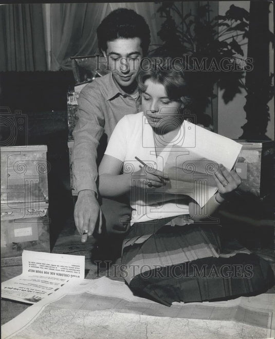 1961 Press Photo Race Car driver Penny & Peter - Historic Images