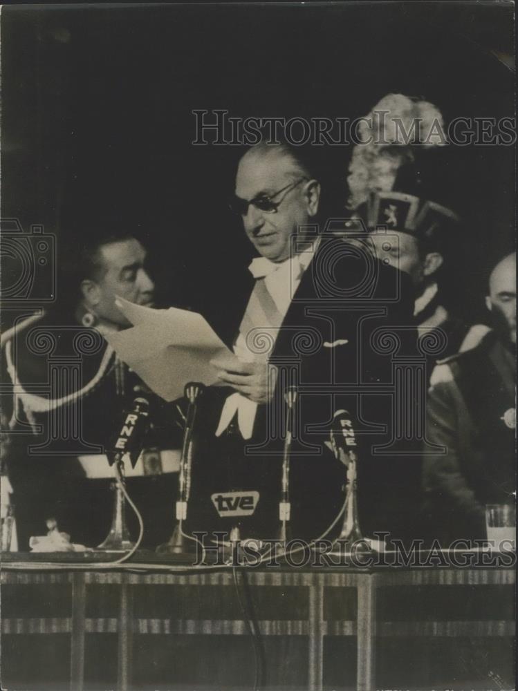 1966 Press Photo General Franco Speaking At Spanish Cortes - Historic Images