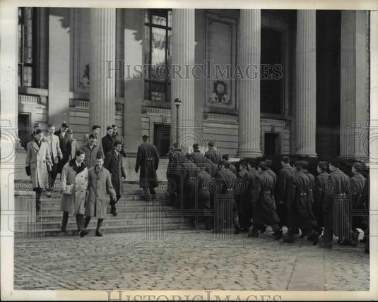 1943 Press Photo Army Air Force Technical Training Command Move into Yale - Historic Images
