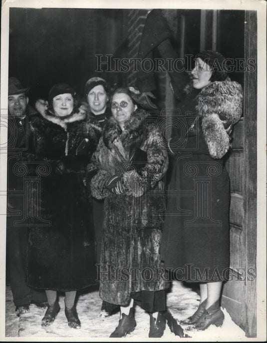 1966 Press Photo Fay Hasson & others at Goodyear plant strike - Historic Images
