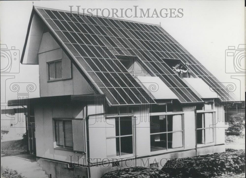 1976 Press Photo Japanese Solar-heated House - Historic Images