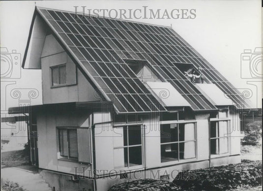 1976 Press Photo Japanese Solar-heated House - Historic Images