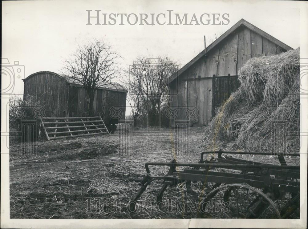 Press Photo Farm - Historic Images