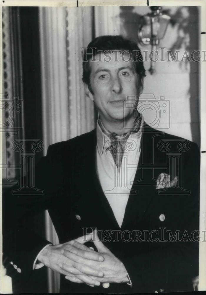 1989 Press Photo Eric Idle in Nearly Departed - cvp24340 - Historic Images