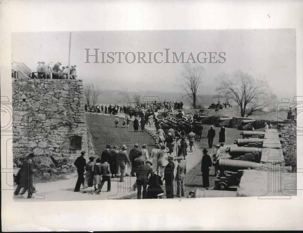 1937 Press Photo Nineteen Gun Salute at Ft. Ticonderoga for Gov. George Aiken - Historic Images