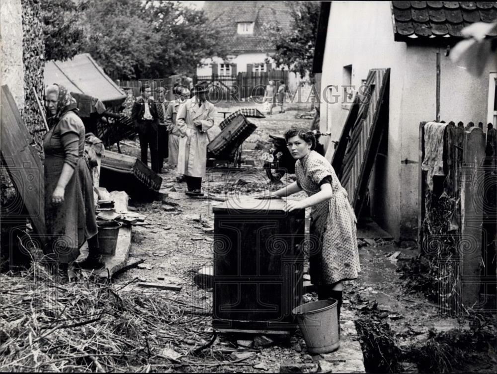 1953 Press Photo Floods in Lower Bavaria, - Greding afflicted by storms and clou - Historic Images