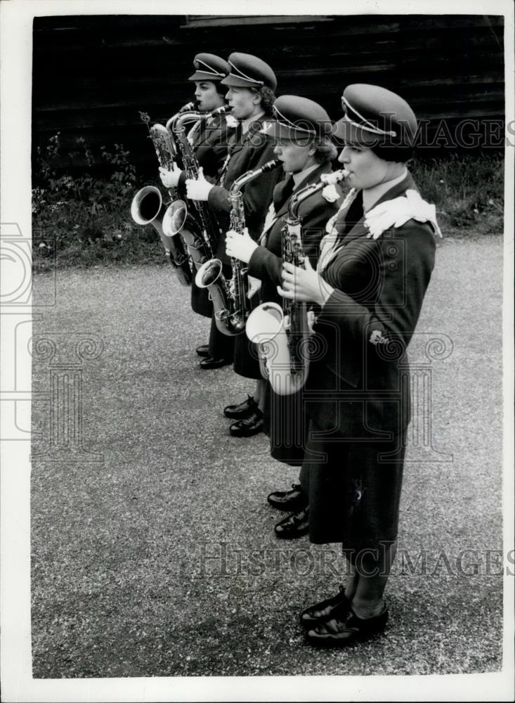 1953 Press Photo WRAF Band Prepare for Royal Tournament - Historic Images