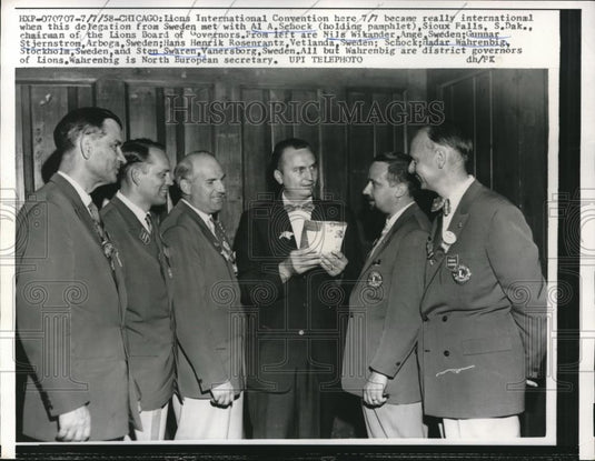 1958 Press Photo Lions International Convention, Sweden delegation met Al Schock - Historic Images