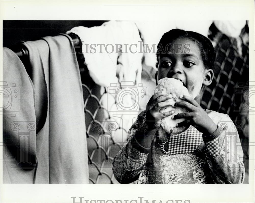 Press Photo A young Cuban refugee in Florida - Historic Images