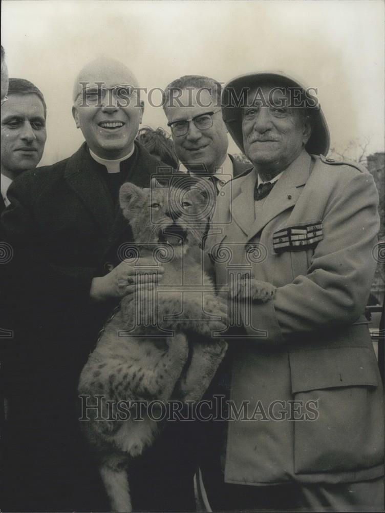 1966 Press Photo Mr. Veuillot Holds Lion Cub - Historic Images