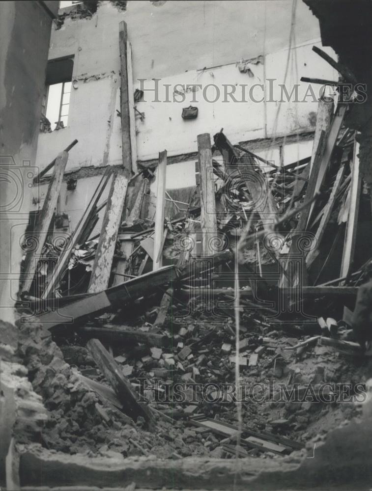 1962 Press Photo Collapsed 3 floor bldg in Rome.No suvivors - Historic Images