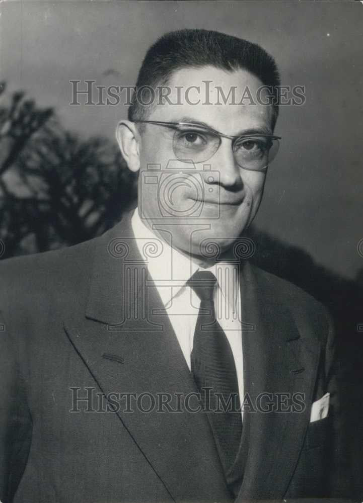 1958 Press Photo Dr Paul Laurens, invented a micro sound device - Historic Images