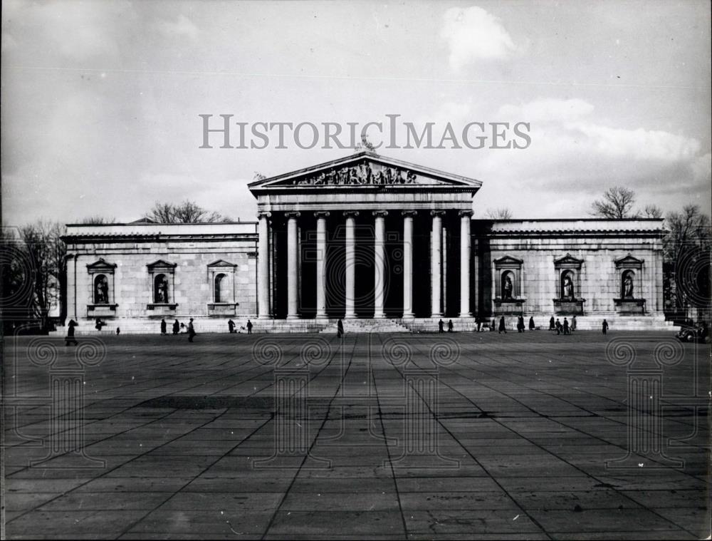 Press Photo The old Pinacothek at the square of the King. - Historic Images