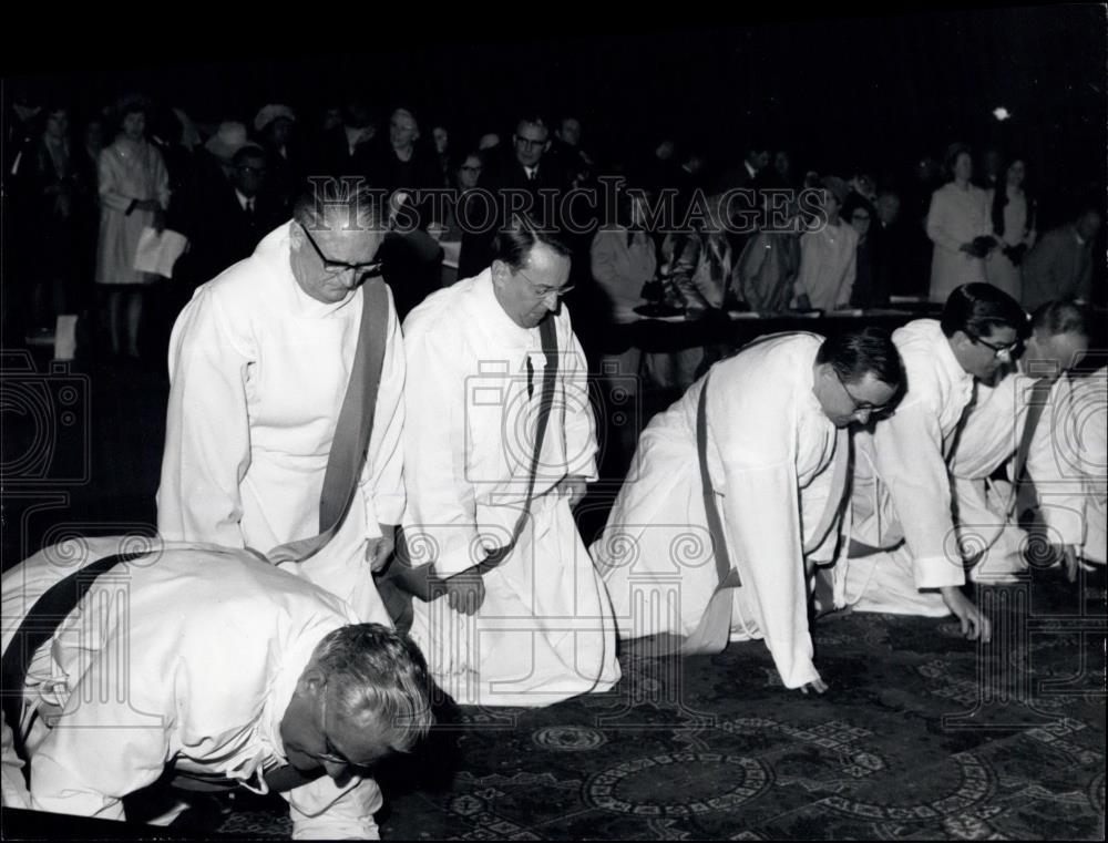 Press Photo Cardinal John Wright Ordains Father William Jordan St. Paul Basilica - Historic Images