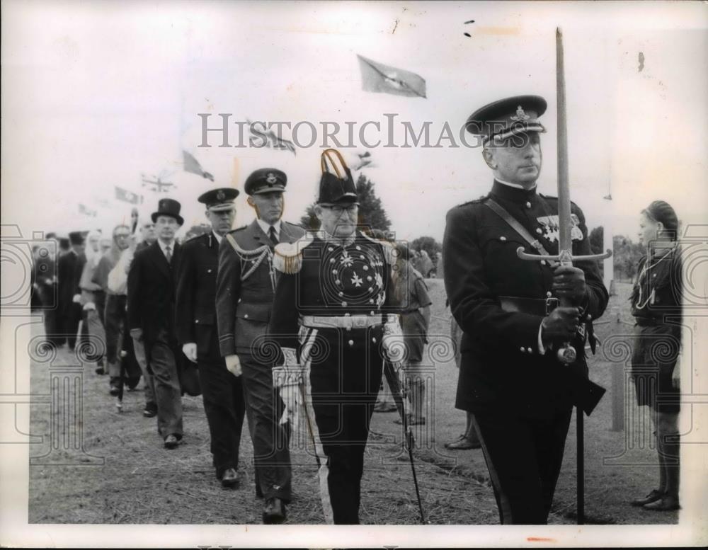 1960 Press Photo Isle of Man Bearer of Sword and Lieutenant Governor - Historic Images